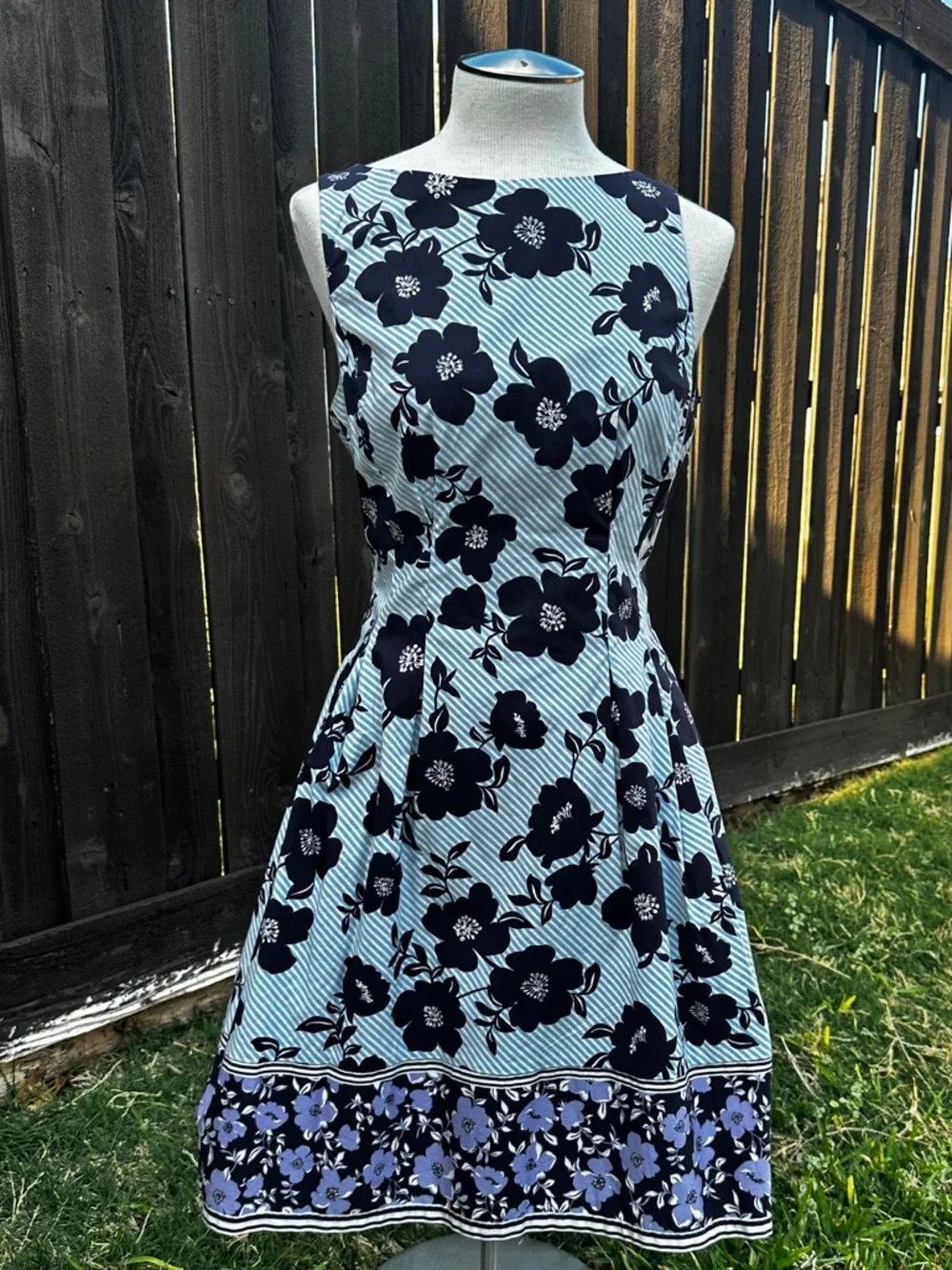 Vince Camuto navy lavender floral dress sleeveless A-line lined size 6 NWT - Picture 2 of 12